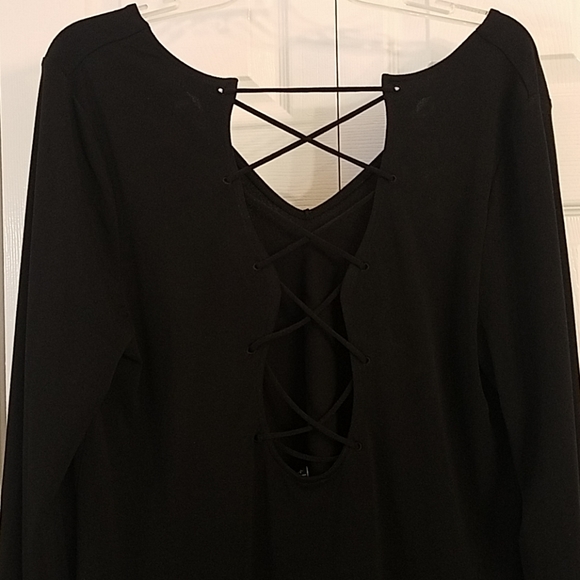 Black Cross-back Top - Picture 4 of 7